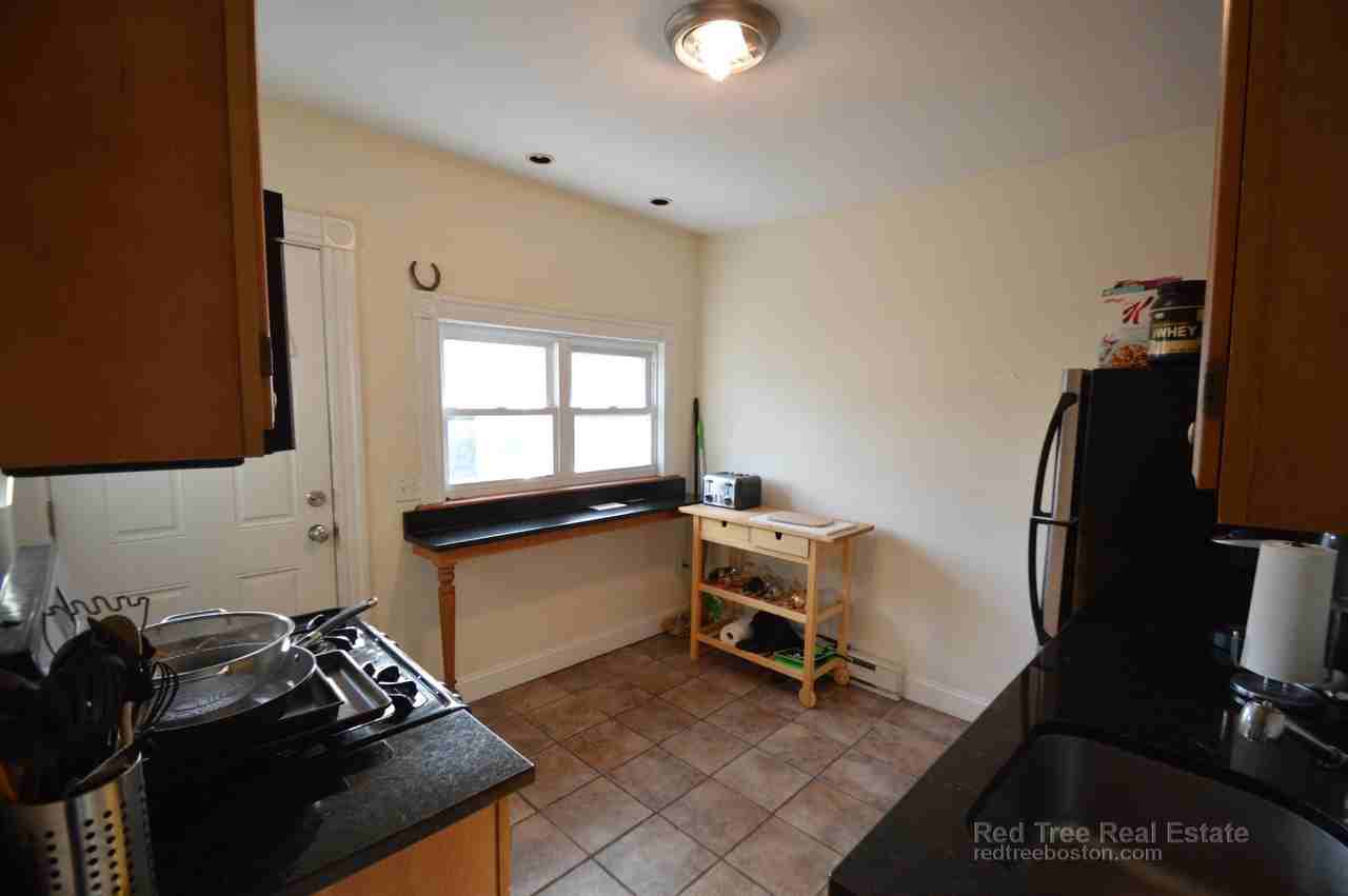 21 Pratt St #2 - Photo 2 of 10