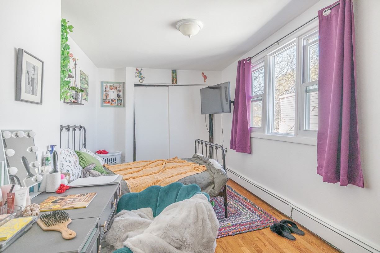 238 Everett St #2 - Photo 6 of 12