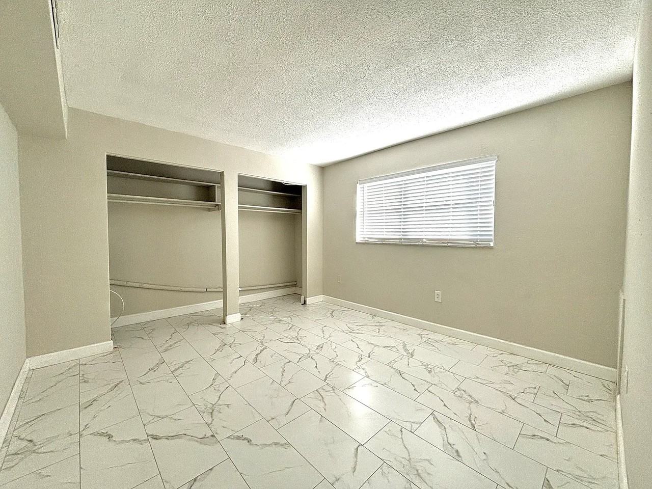 105 S Spring Blvd - Photo 3 of 8