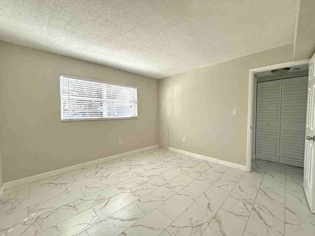 105 S Spring Blvd - Photo 6 of 8