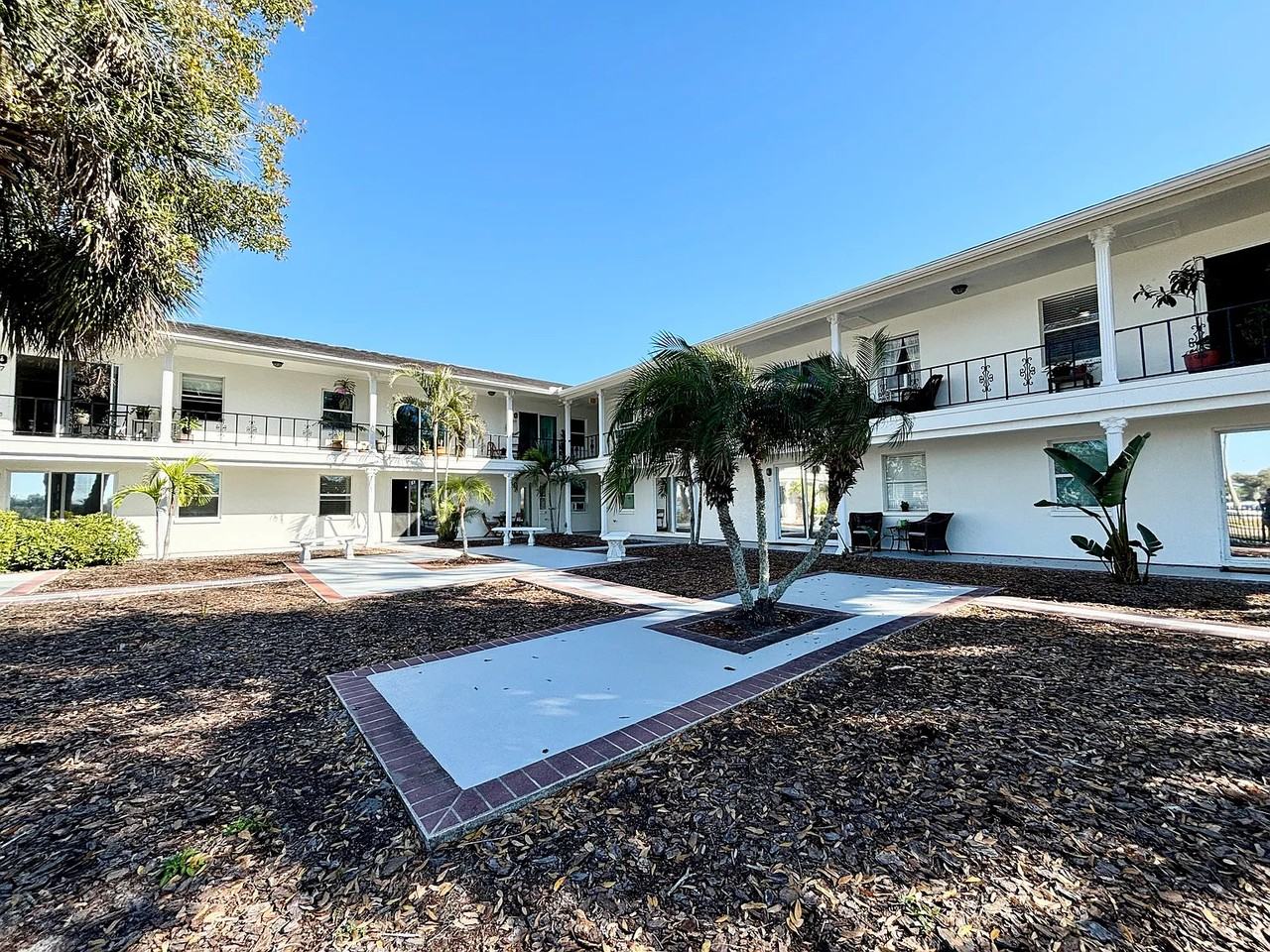 105 S Spring Blvd - Photo 7 of 8