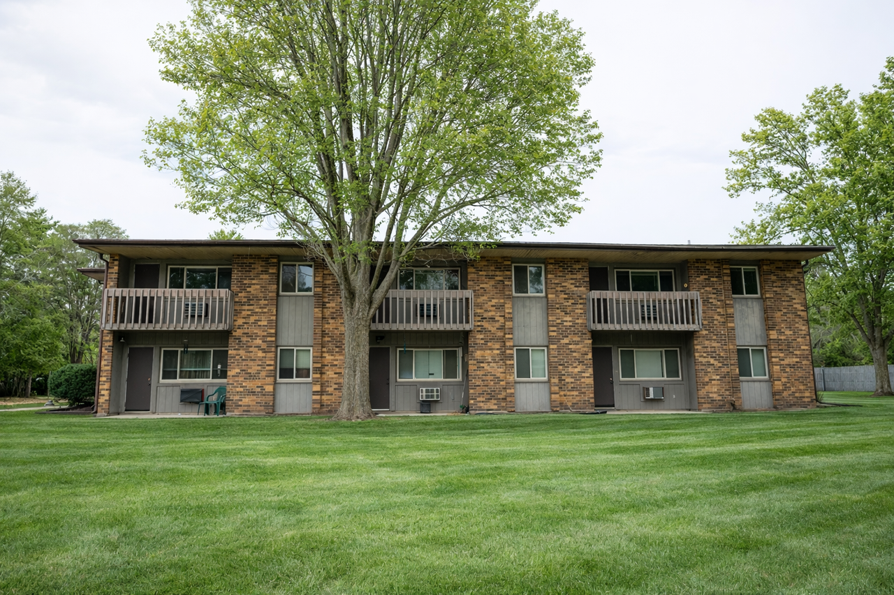 Parkwood Glen - Photo 2 of 9