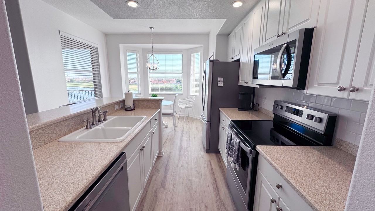 6828 Toland Dr - Photo 2 of 33