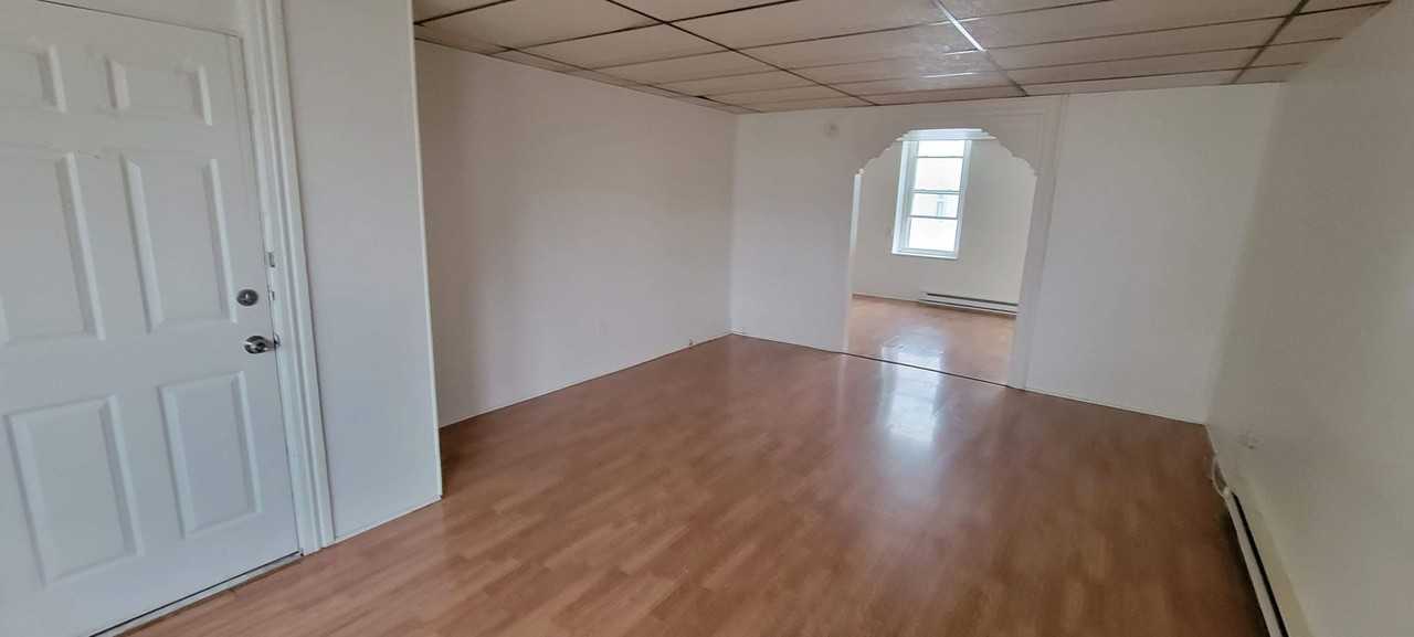 Main 511 - Photo 4 of 24