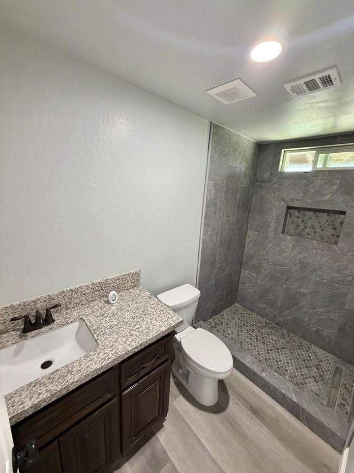 1116 9th Ave - Photo 4 of 8