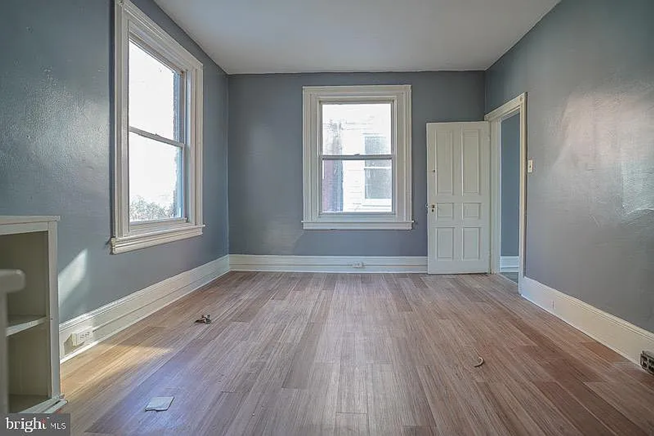 4900 Penn St - Photo 4 of 12