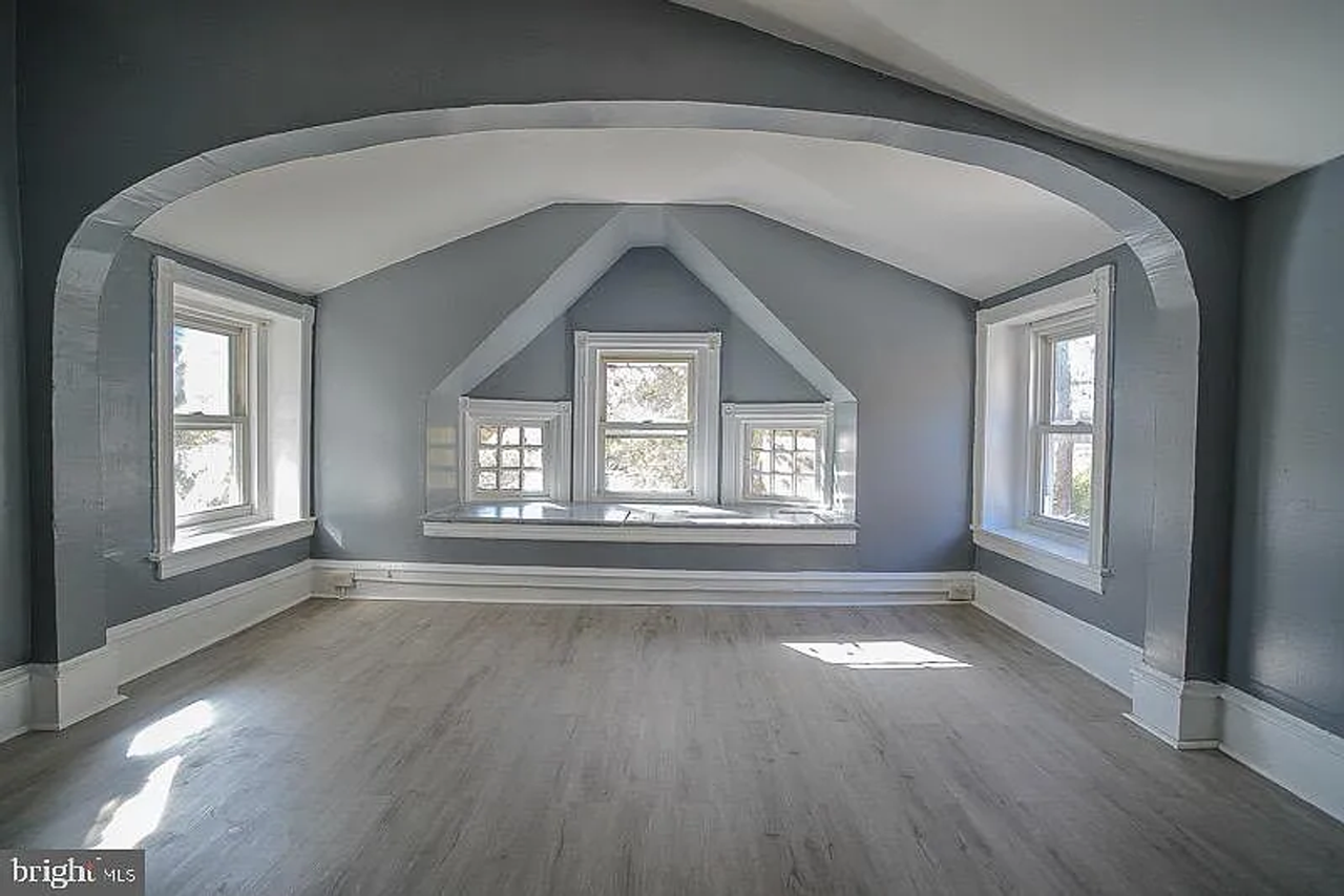 4900 Penn St - Photo 5 of 12