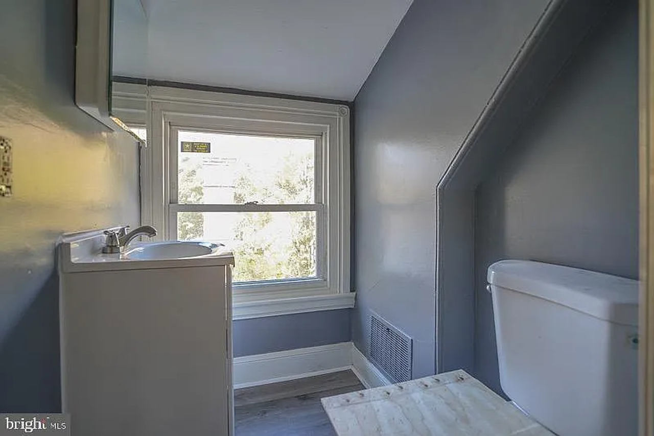 4900 Penn St - Photo 7 of 12