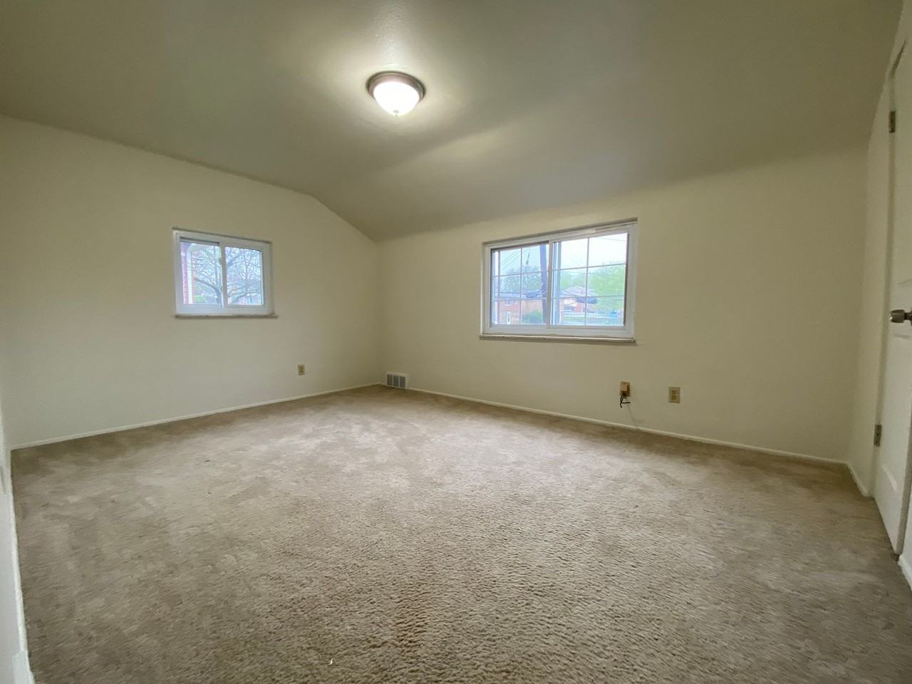 268, 270 Center Street - Photo 6 of 11