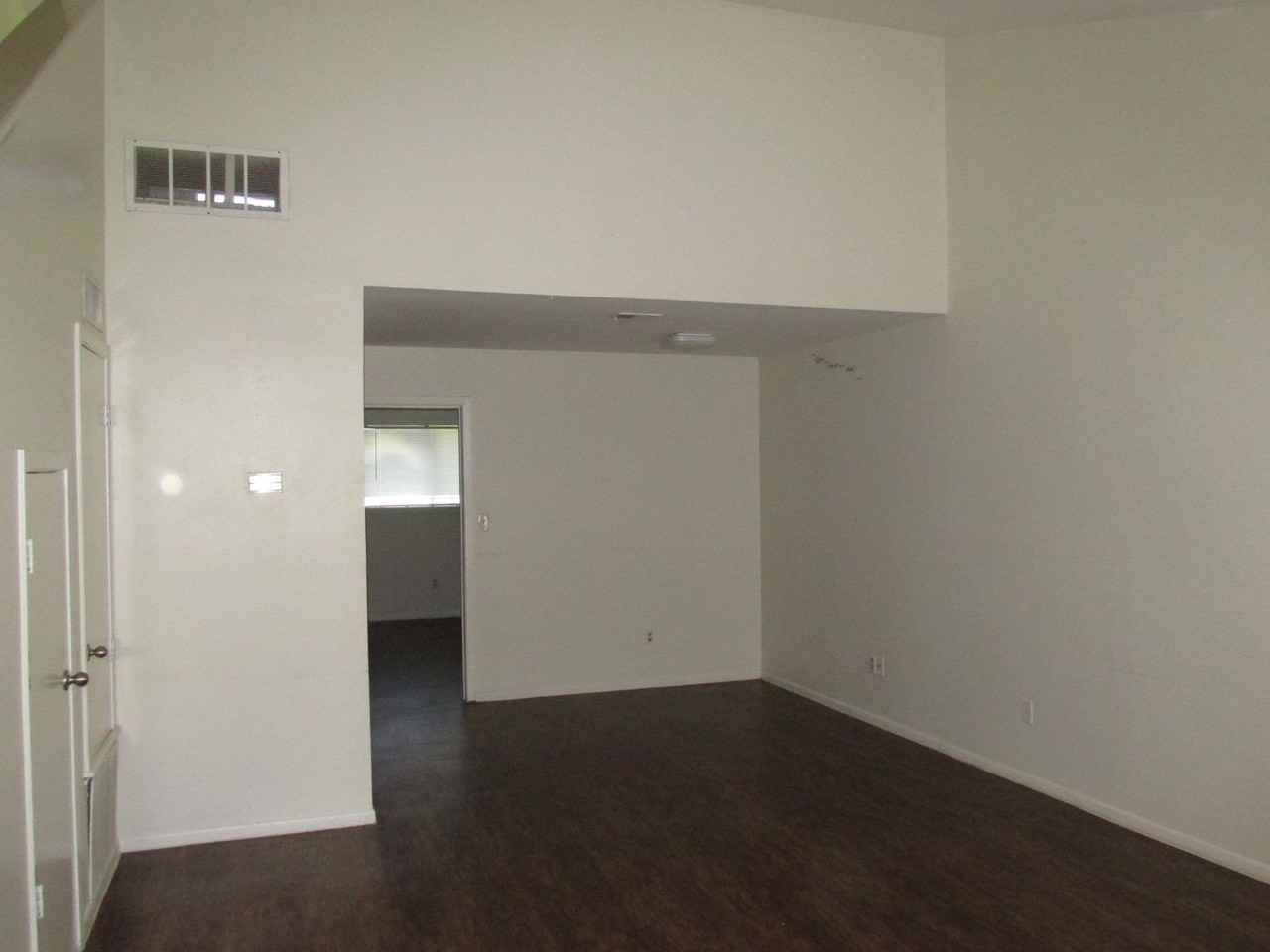 5735 Crestmore Dr - Photo 3 of 5