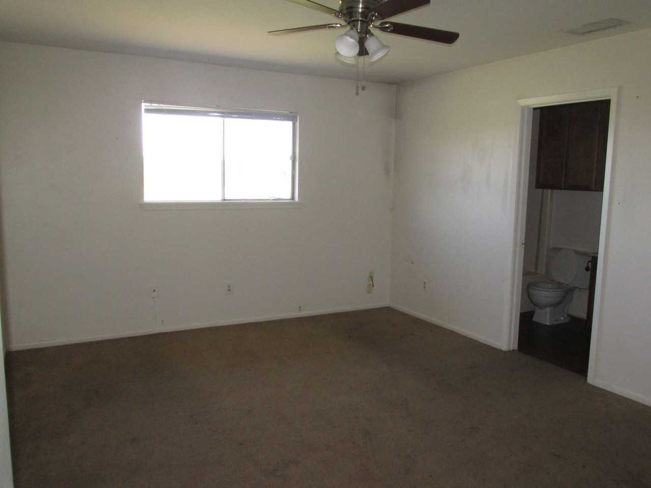 5735 Crestmore Dr - Photo 5 of 5