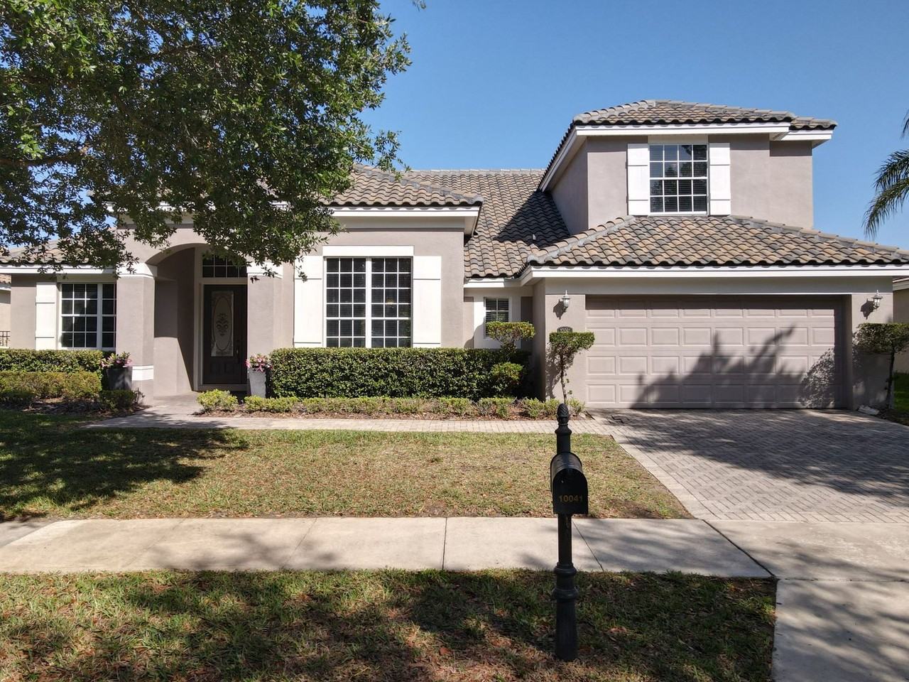 10041 Oak Quarry Dr - Photo 3 of 50