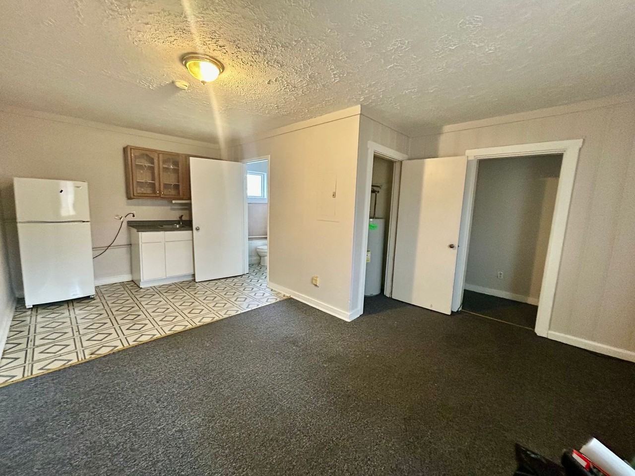 1018 W Lexington Ave #19 - Photo 3 of 9