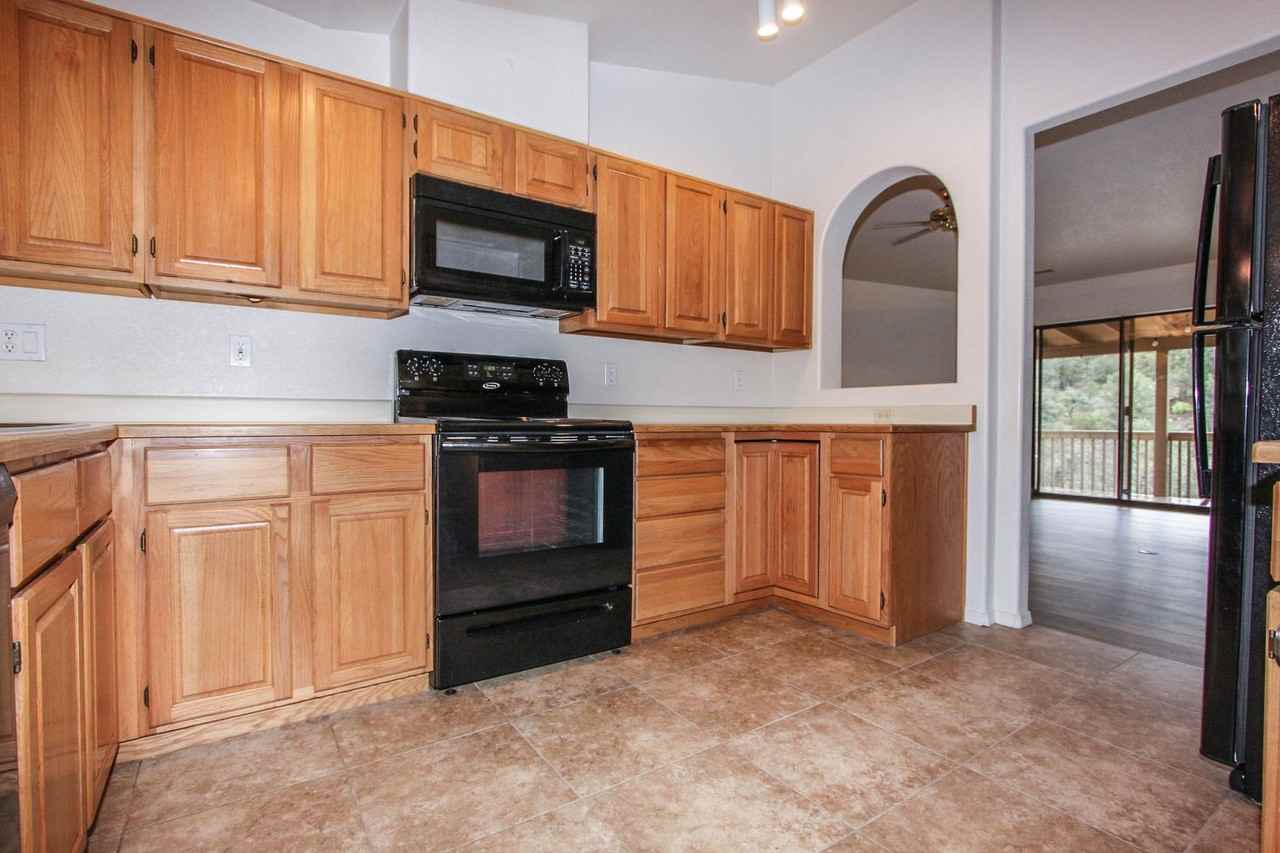 4891 Butterfly Dr - Photo 6 of 15