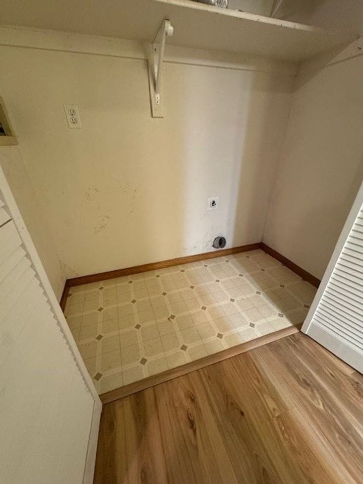 2525 49th Ave #2 - Photo 7 of 17