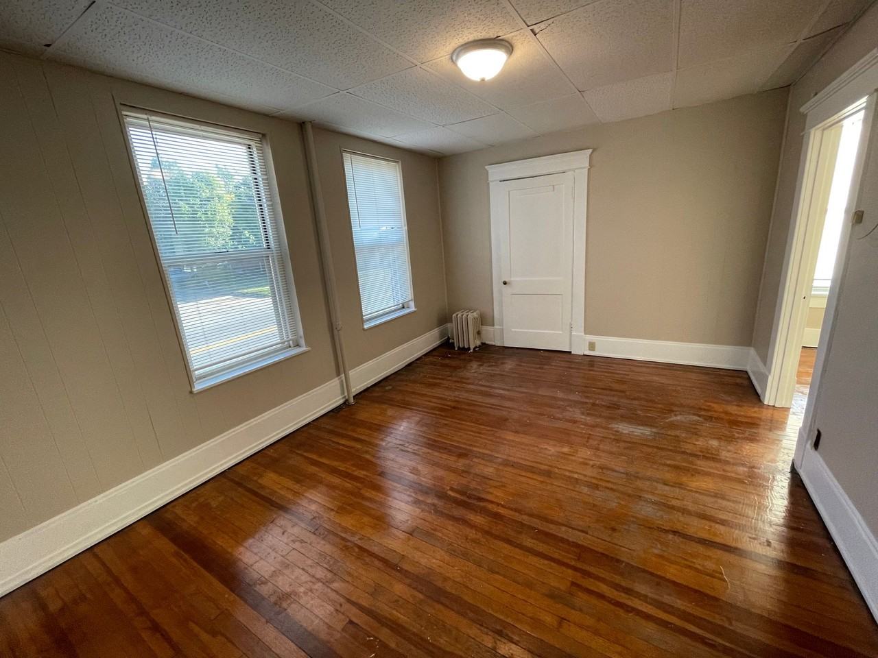 Karlton Apartments - Photo 7 of 10