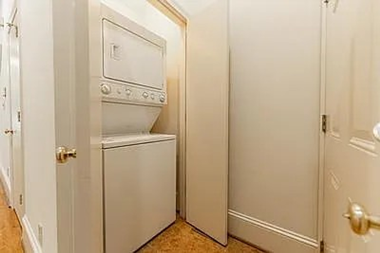 21 S Plum St - Photo 5 of 9