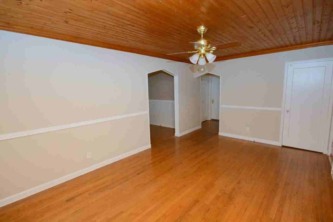 535 Fishermans Rd - Photo 4 of 50