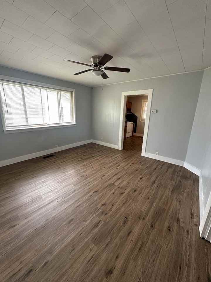 67 Hargrave Rd - Photo 2 of 12