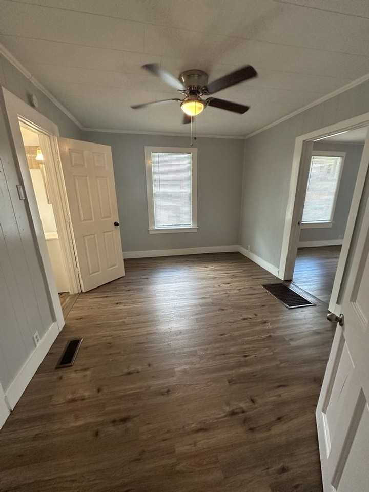 67 Hargrave Rd - Photo 4 of 12