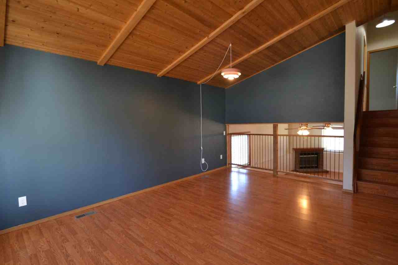 4675 Jet Wing Cir W - Photo 2 of 19