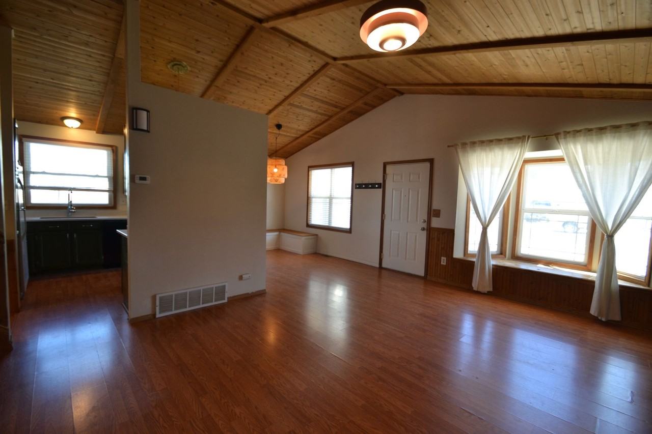 4675 Jet Wing Cir W - Photo 4 of 19