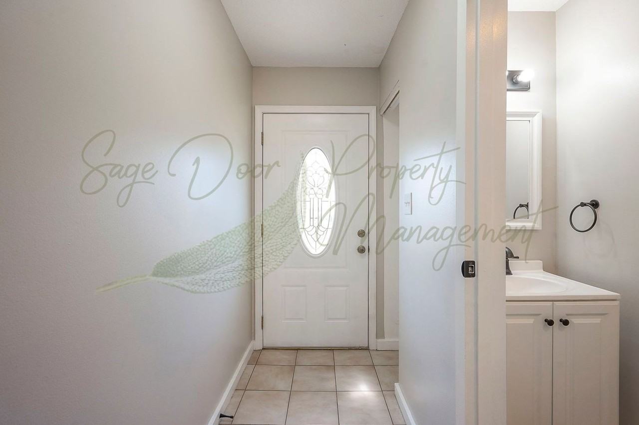 912 Se Hampton Ct - Photo 3 of 30