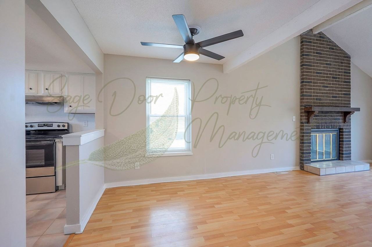 912 Se Hampton Ct - Photo 6 of 30