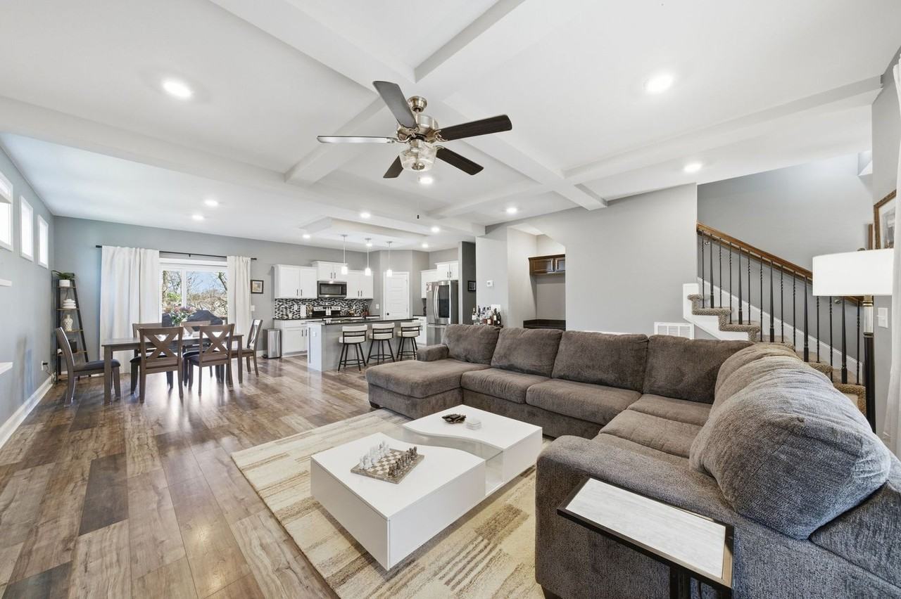 1135 Charles Thomas Dr - Photo 6 of 29