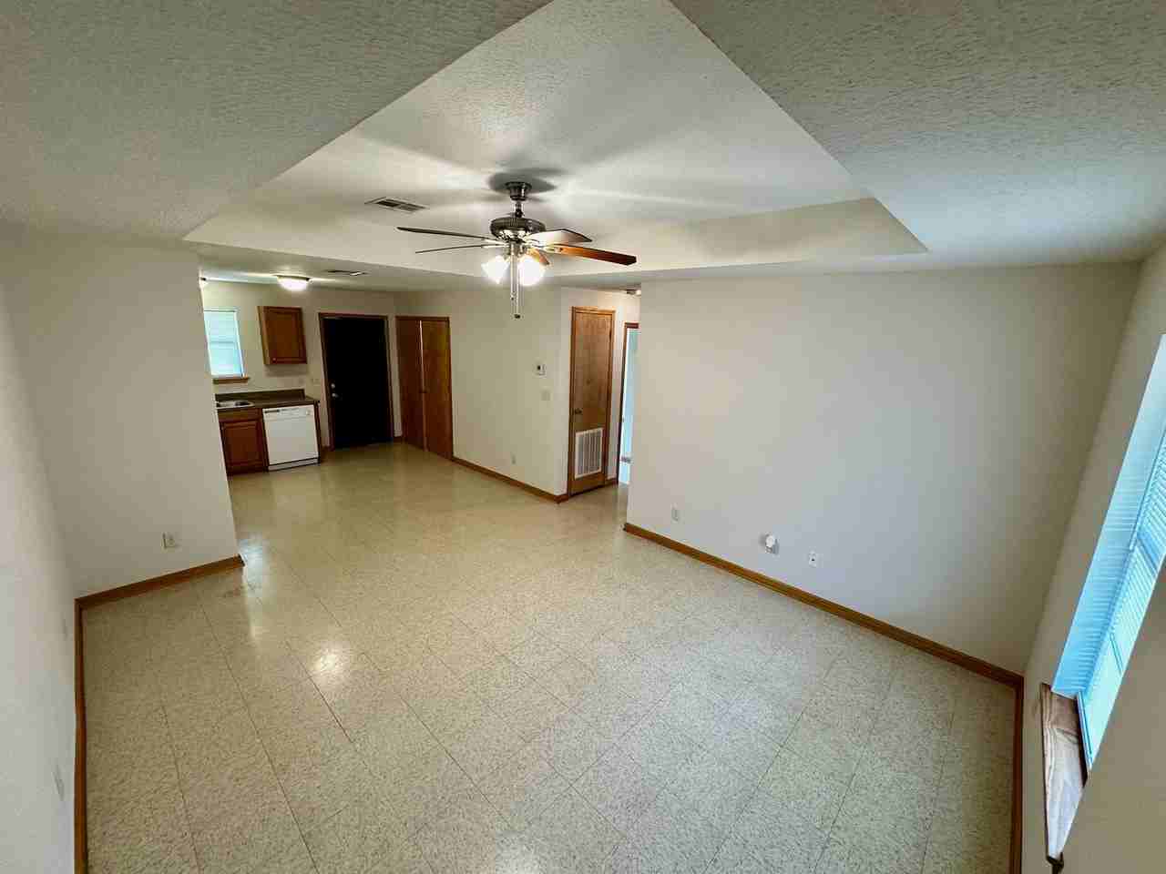 2520 Crockett St - Photo 3 of 24