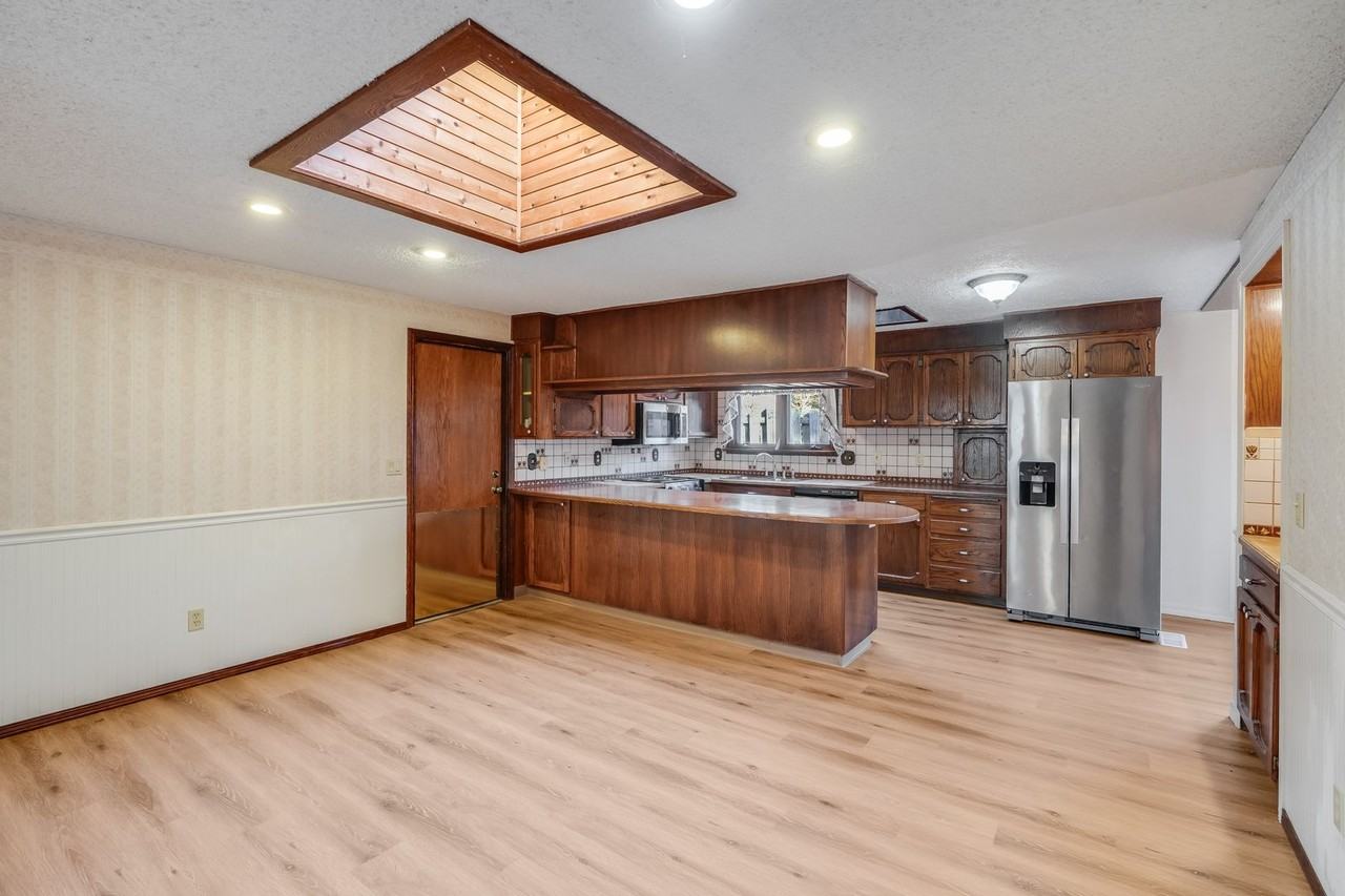 12854 Se 24th Ave - Photo 3 of 12