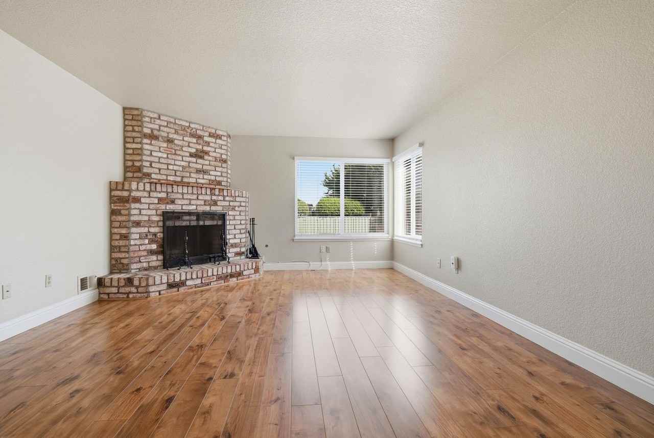 613 Cedar Dr - Photo 2 of 16