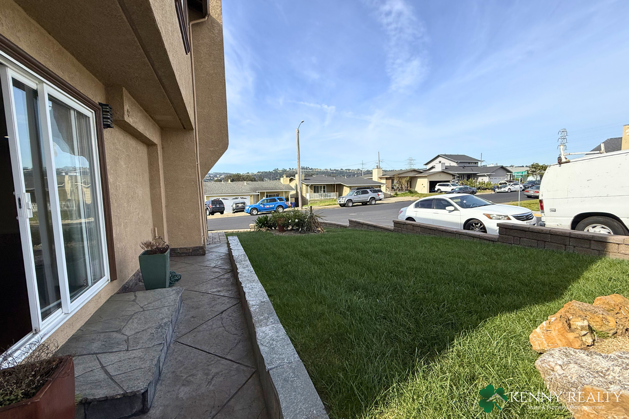 1224 Baywood Ave - Photo 5 of 34