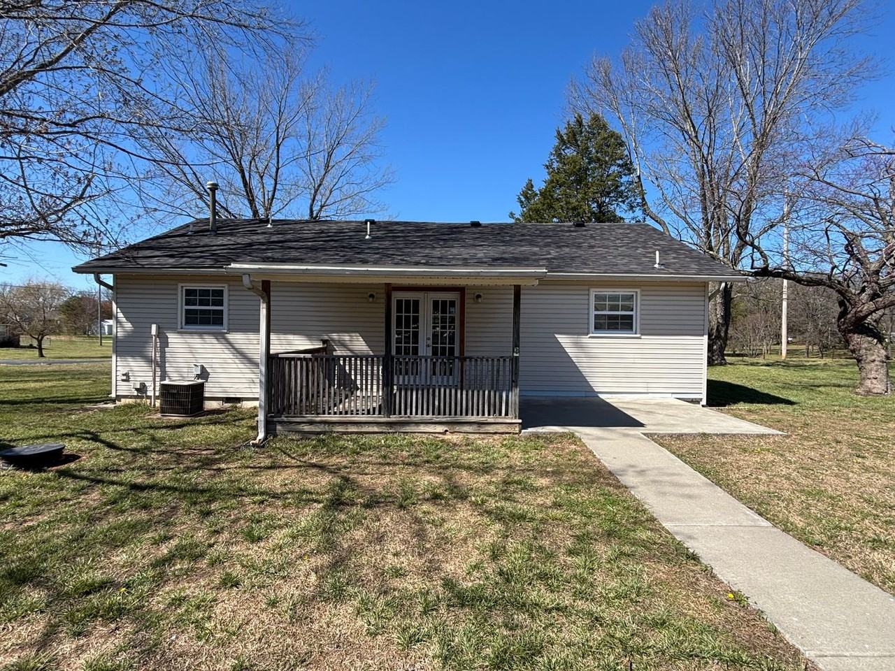 1502 N Osburn Ln - Photo 2 of 18