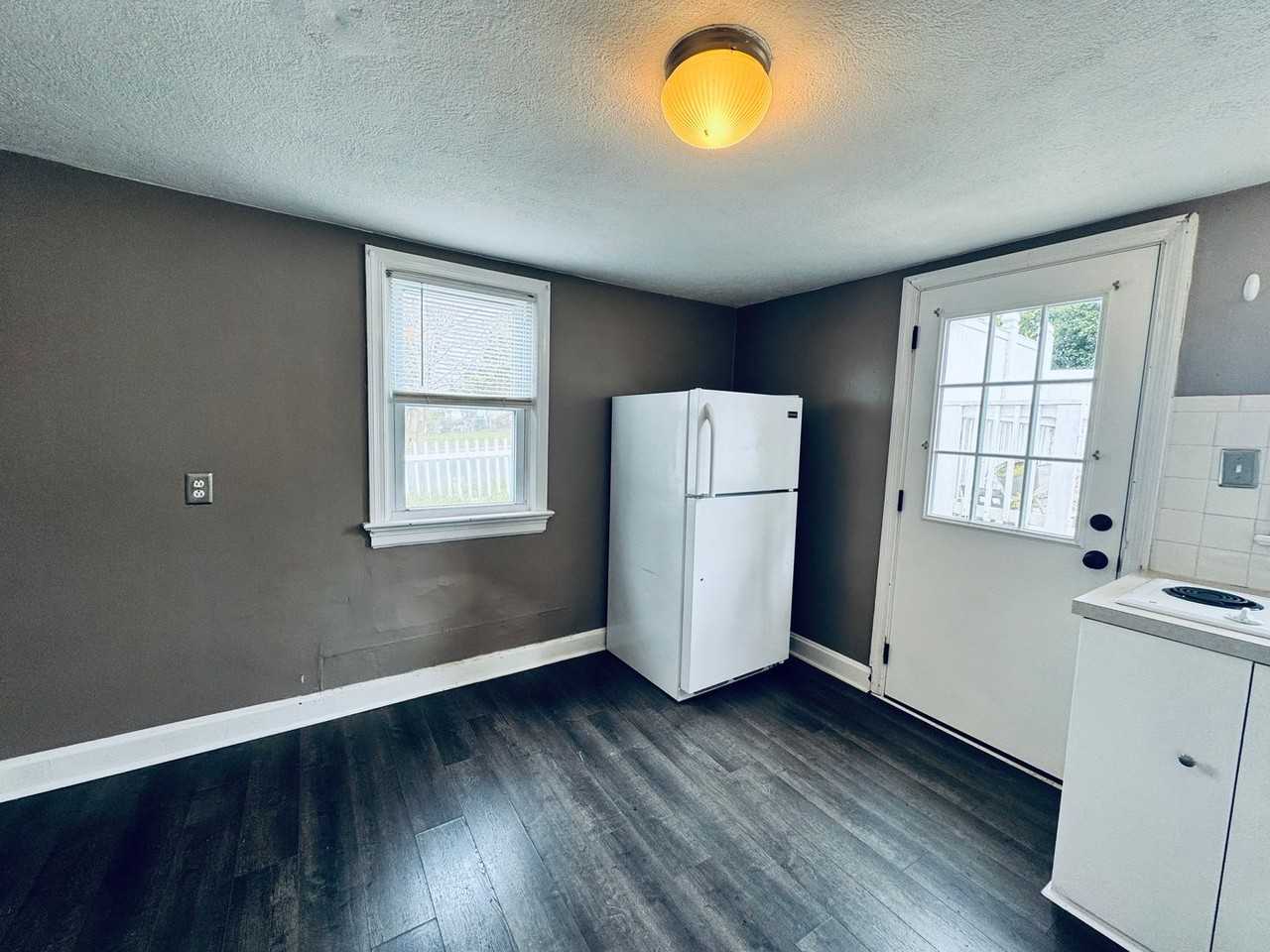 202 Macon St - Photo 4 of 14