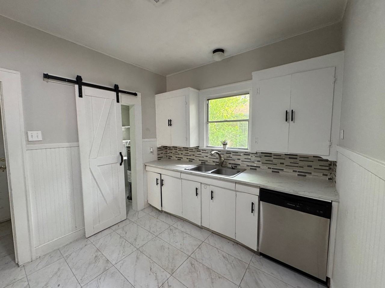 2511 Parrott Ave - Photo 4 of 18