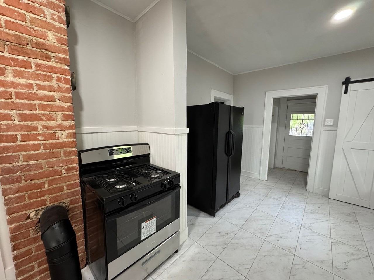 2511 Parrott Ave - Photo 5 of 18