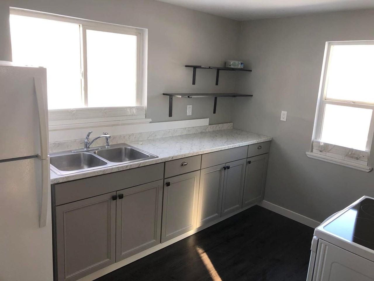 2415 8th Ave N - Photo 2 of 4