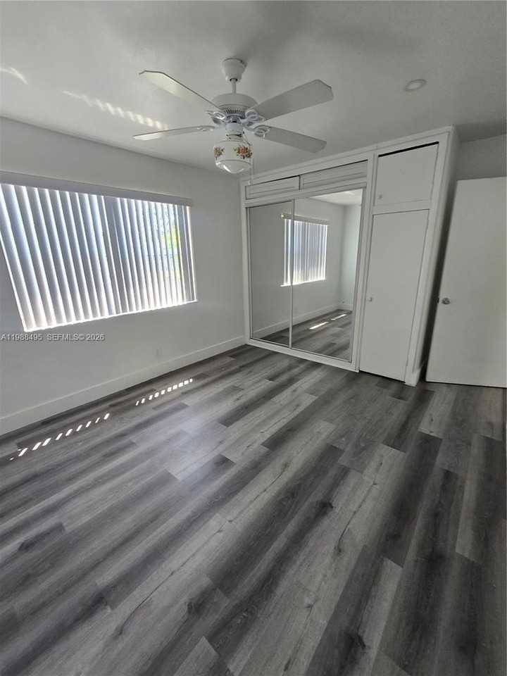 6421 Allen St - Photo 2 of 9