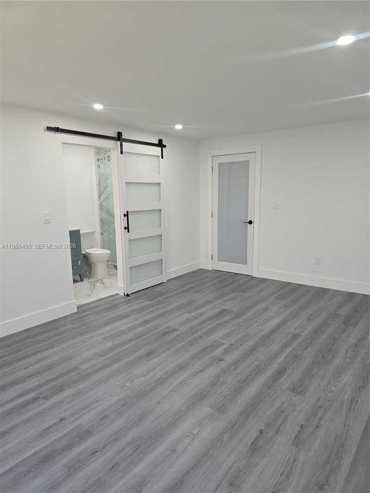 6421 Allen St - Photo 6 of 9