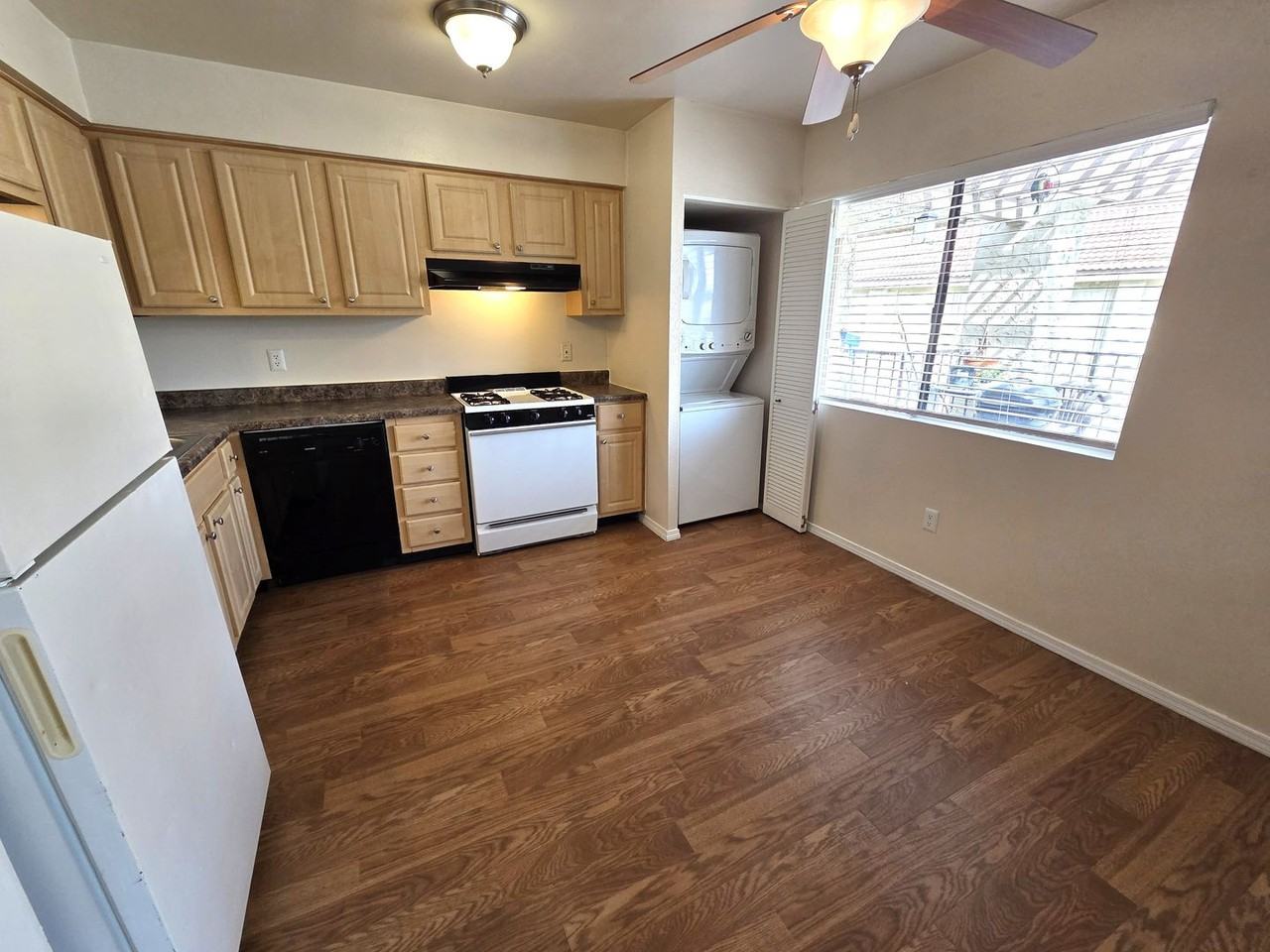 Sierra Place Apartment Homes - Photo 5 of 25