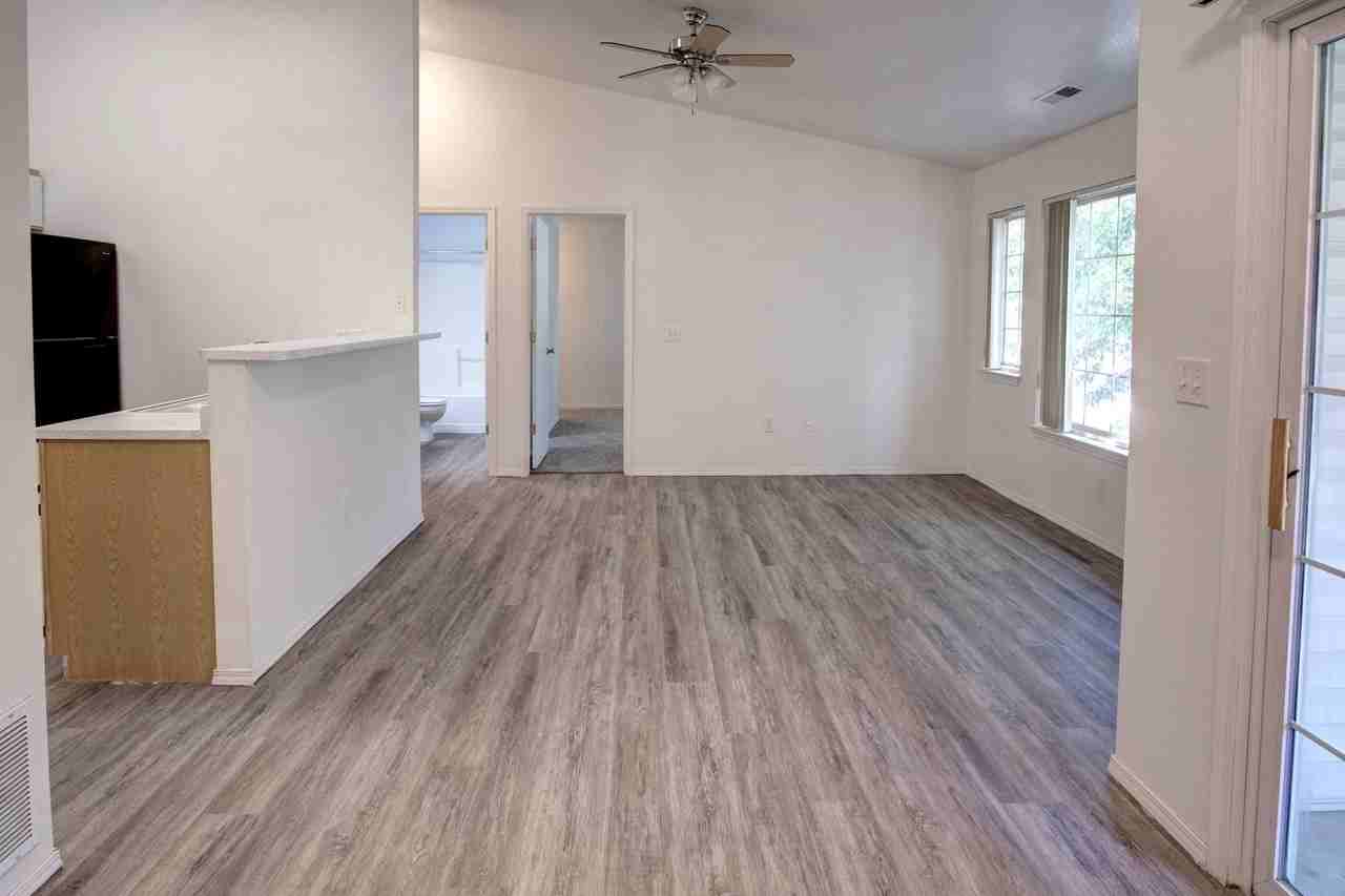 10673 W Halstead Ln #201 - Photo 4 of 19