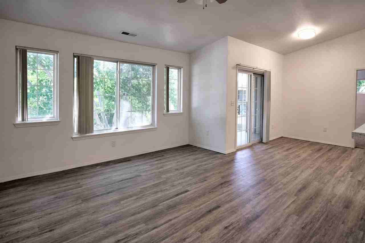 10673 W Halstead Ln #201 - Photo 5 of 19