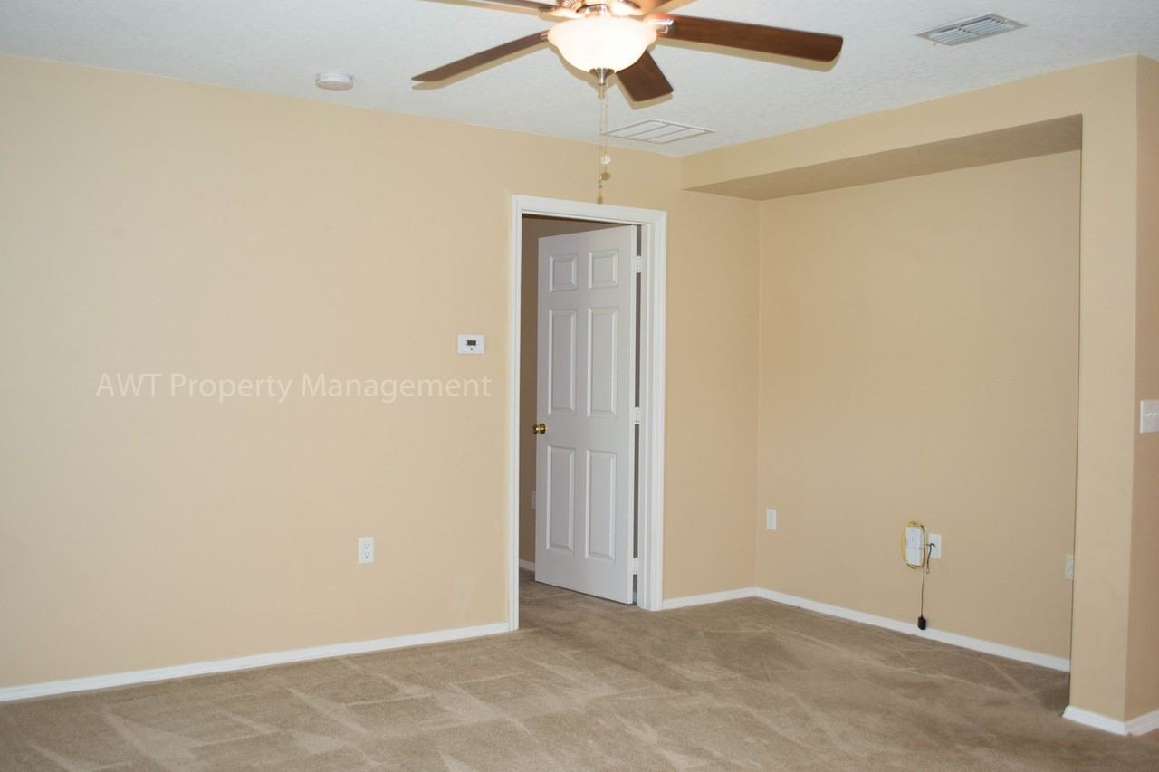 58 Pergola Pl - Photo 6 of 15