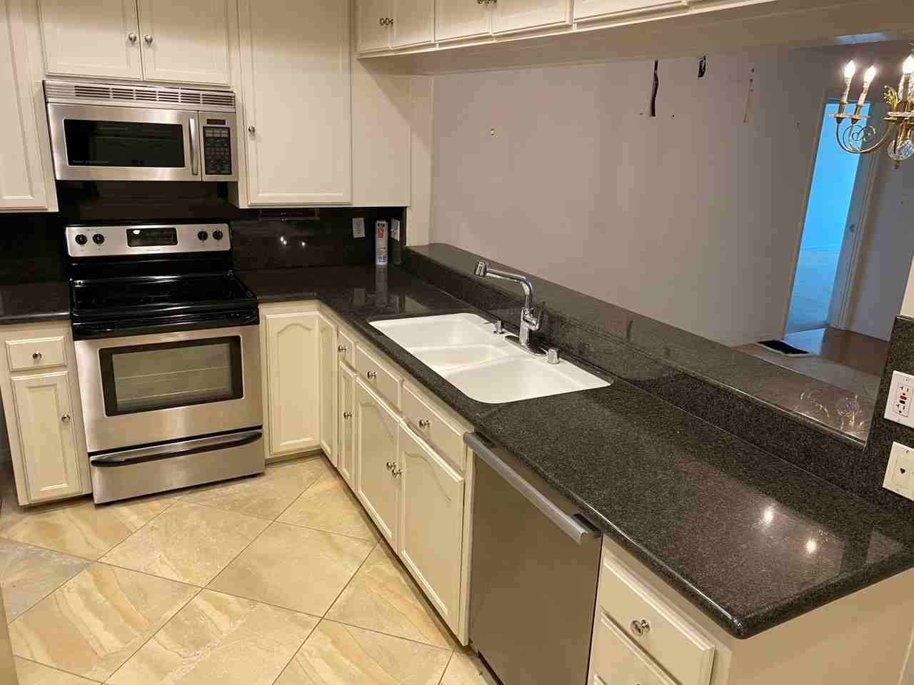 450 S Maple Dr #201 - Photo 3 of 14