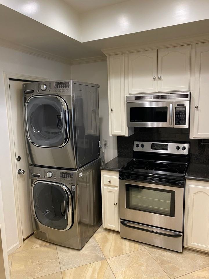 450 S Maple Dr #201 - Photo 5 of 14