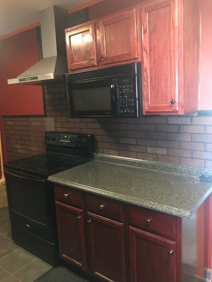808 Idlewood Dr - Photo 3 of 17