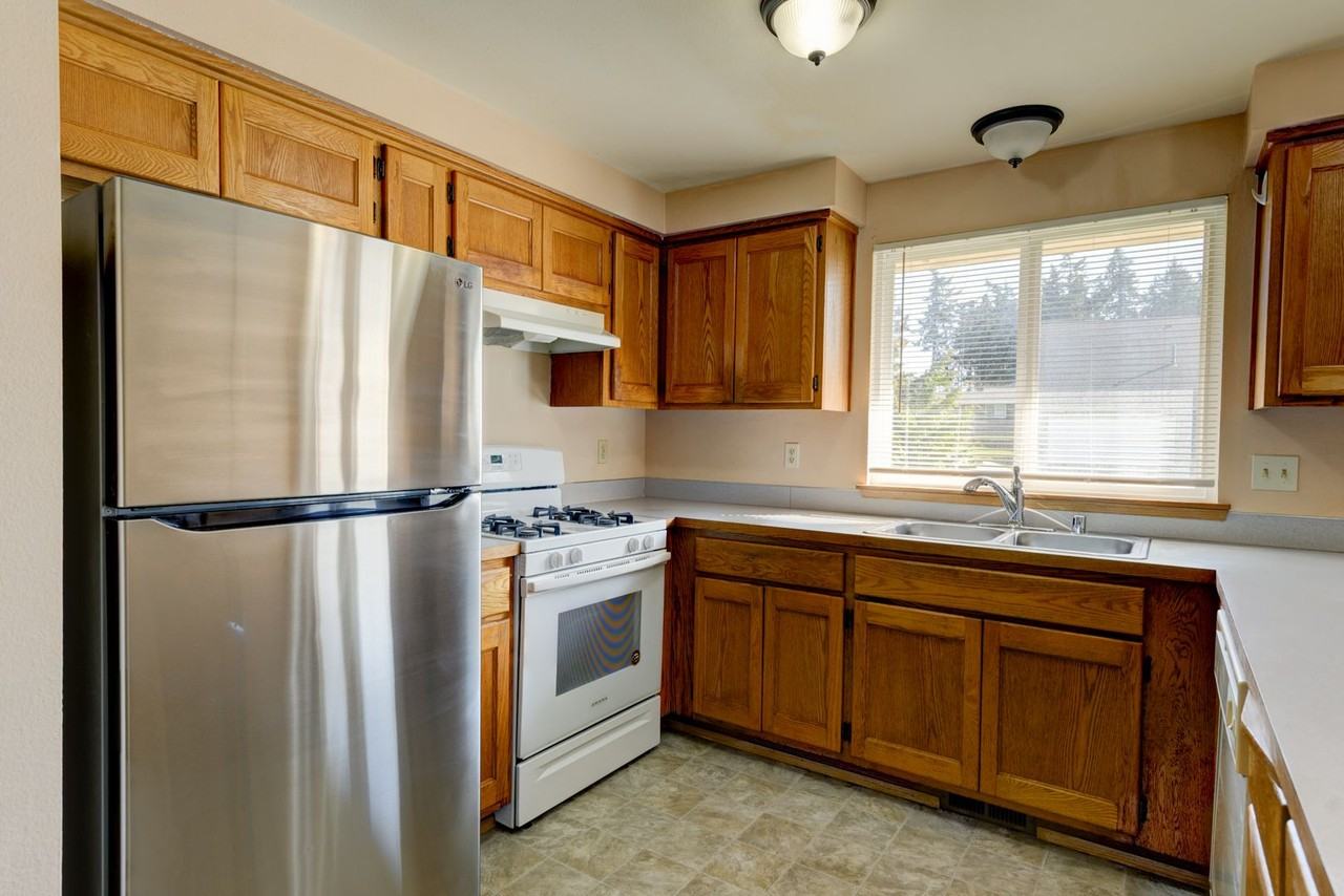 1518 Nw 9th Pl - Photo 2 of 24