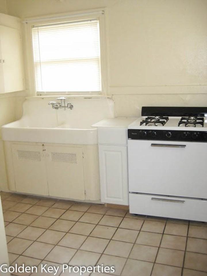 411 N Nevada St #4 - Photo 3 of 5