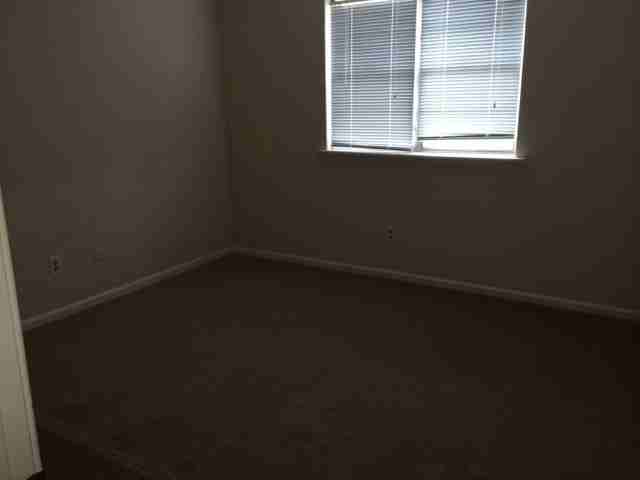 Willoughby Beach Flats - 1372 - Photo 5 of 12